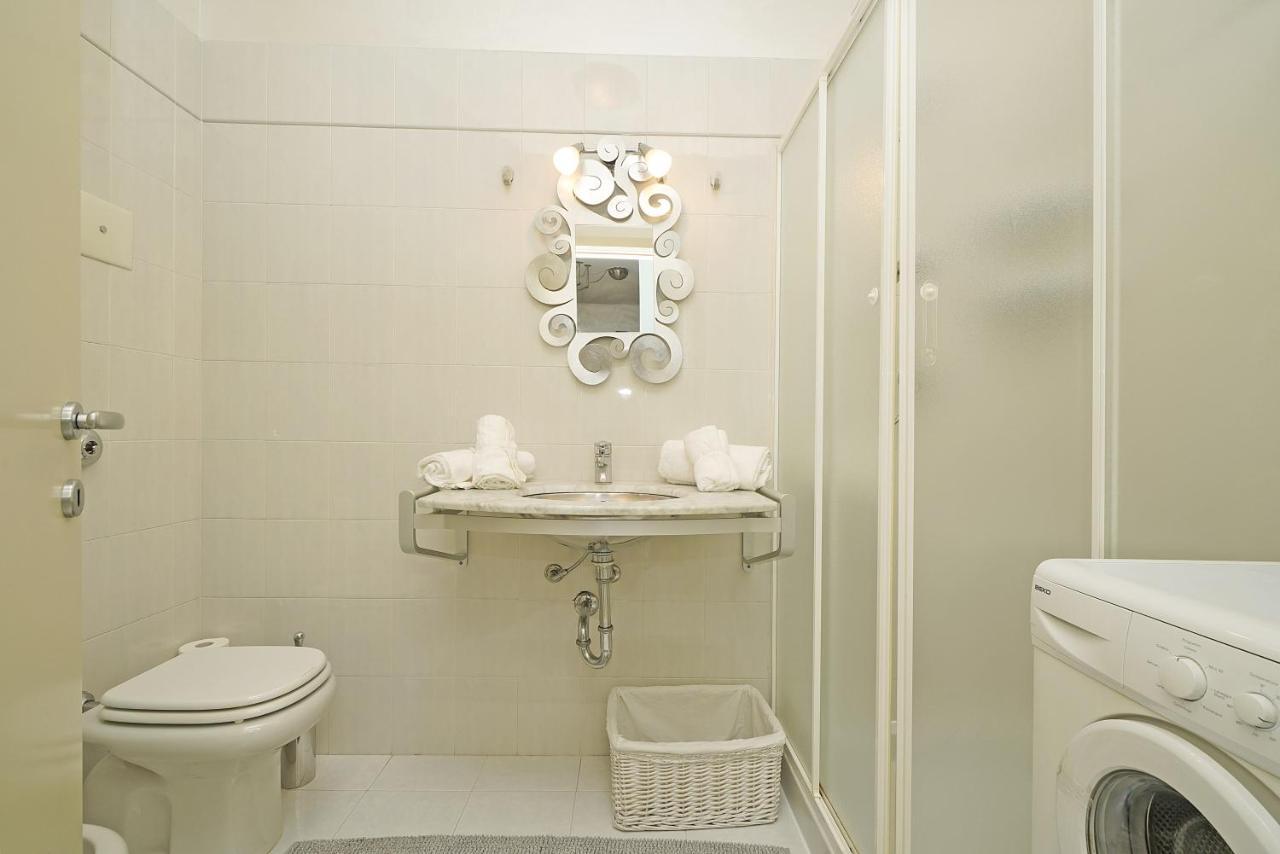 Casa Rudi - Gardagate Apartman Sirmione Kültér fotó