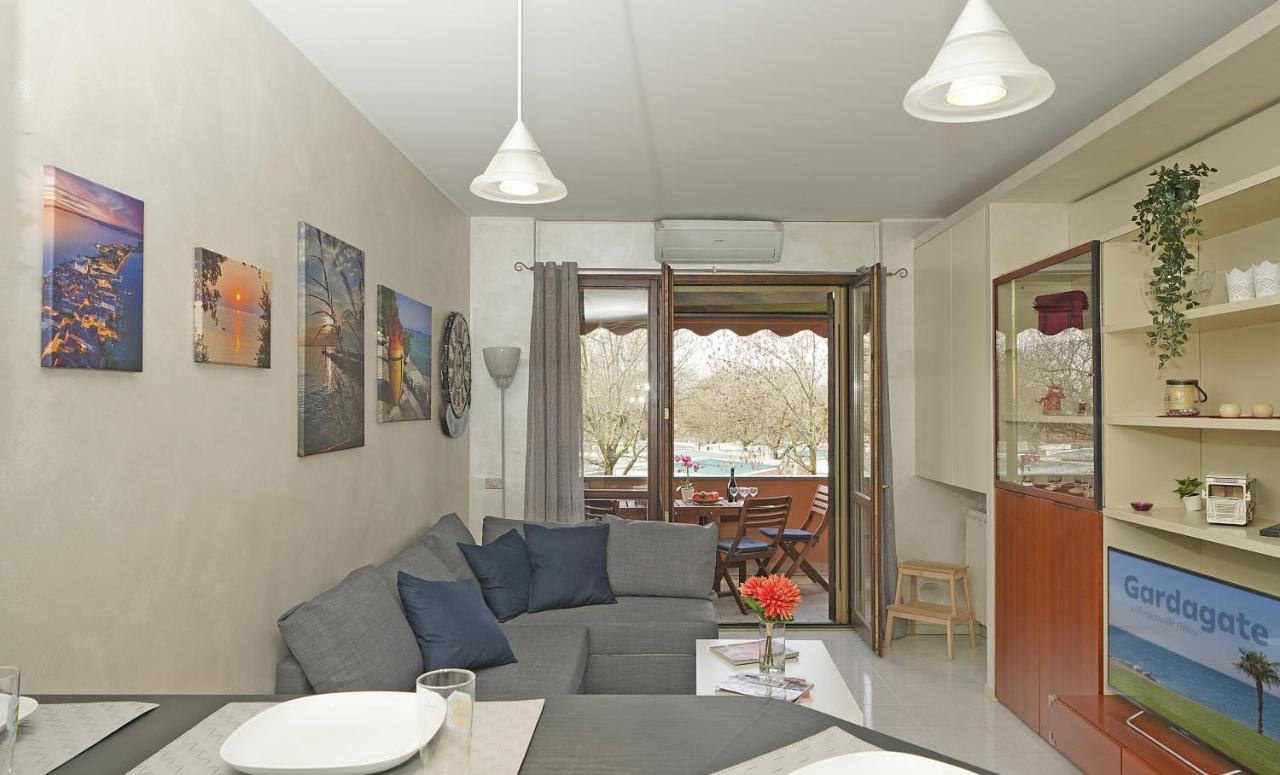 Casa Rudi - Gardagate Apartman Sirmione Kültér fotó