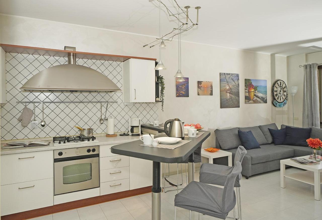 Casa Rudi - Gardagate Apartman Sirmione Kültér fotó
